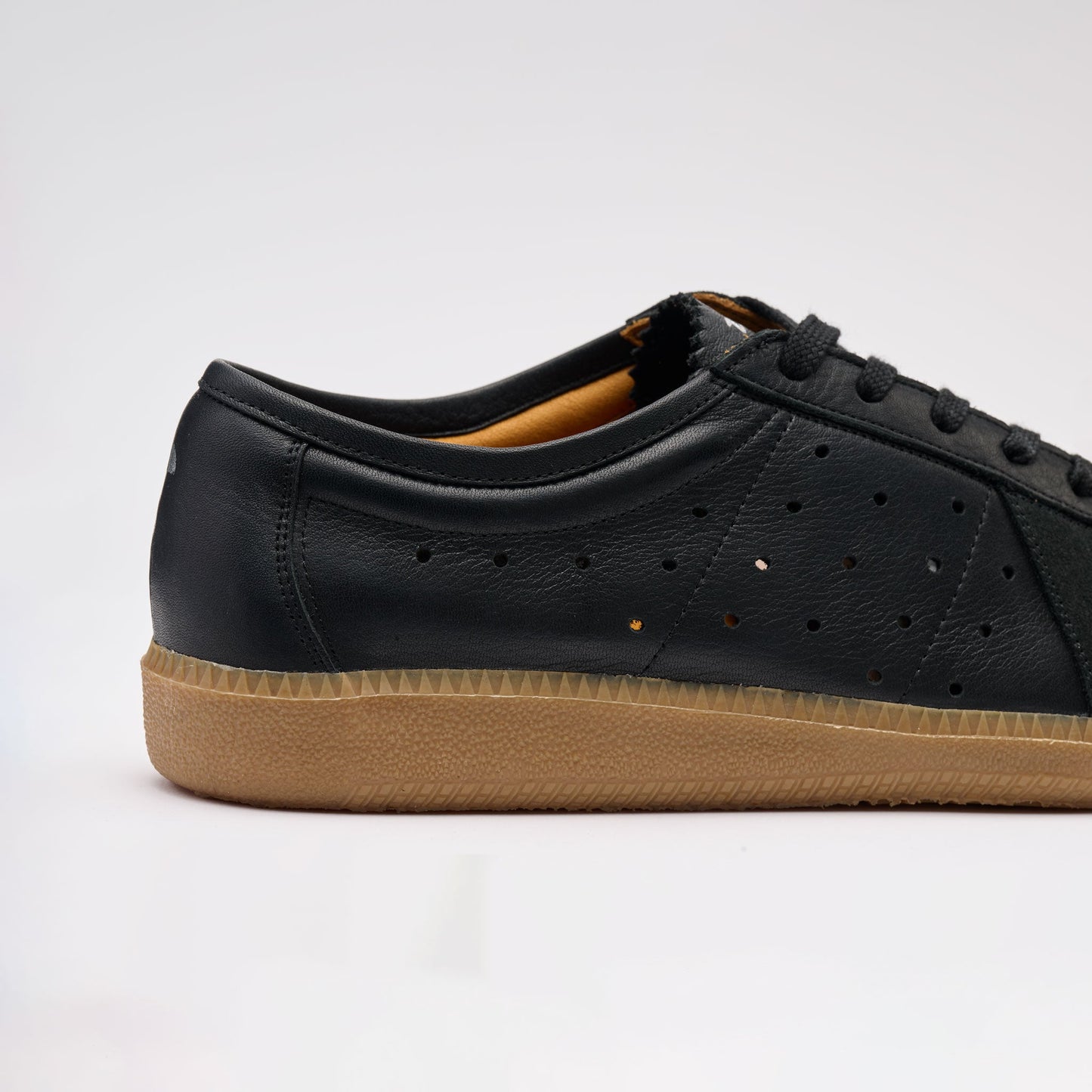ZEE1 black / black / gum - ZEEBRAHAM