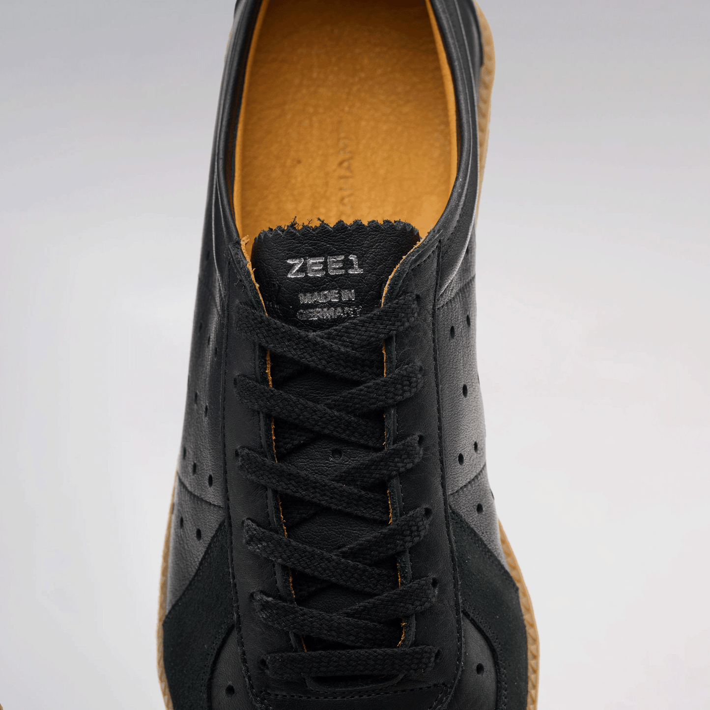 ZEE1 black / black / gum - ZEEBRAHAM