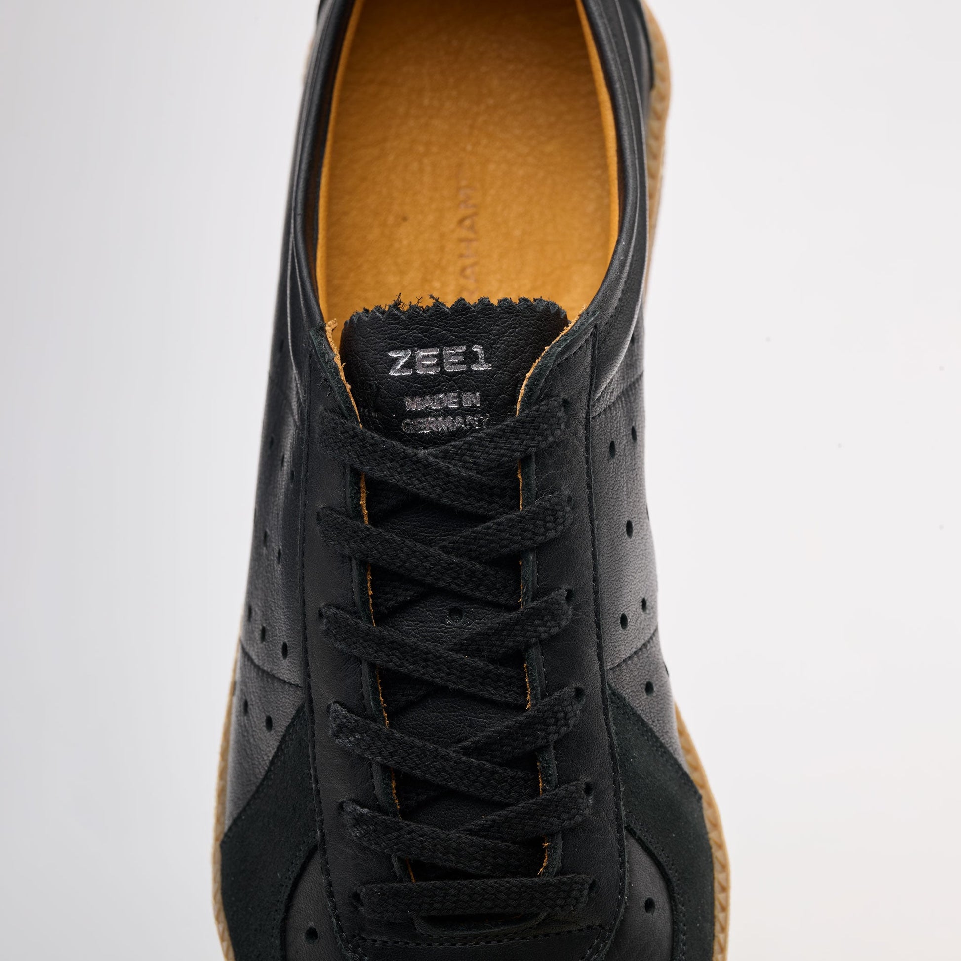 ZEE1 black / black / gum - ZEEBRAHAM